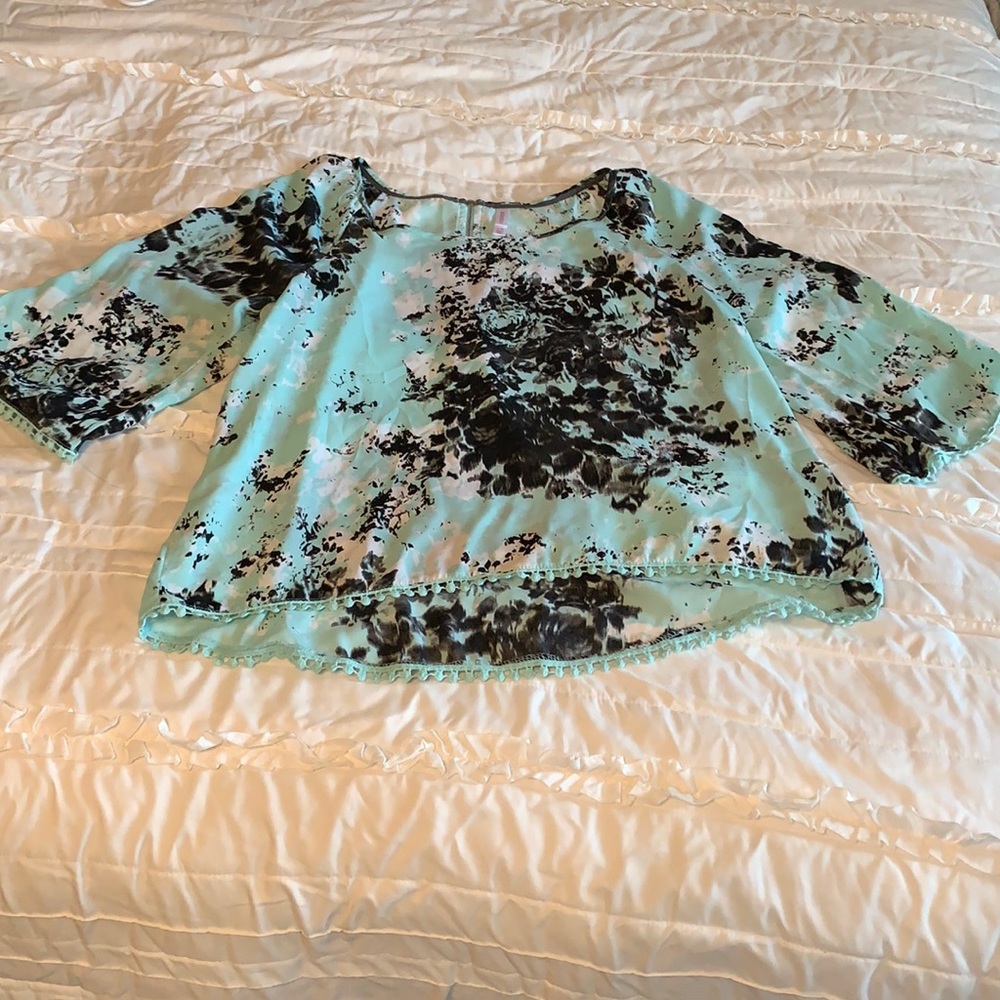 Xhilaration Floral Blouse